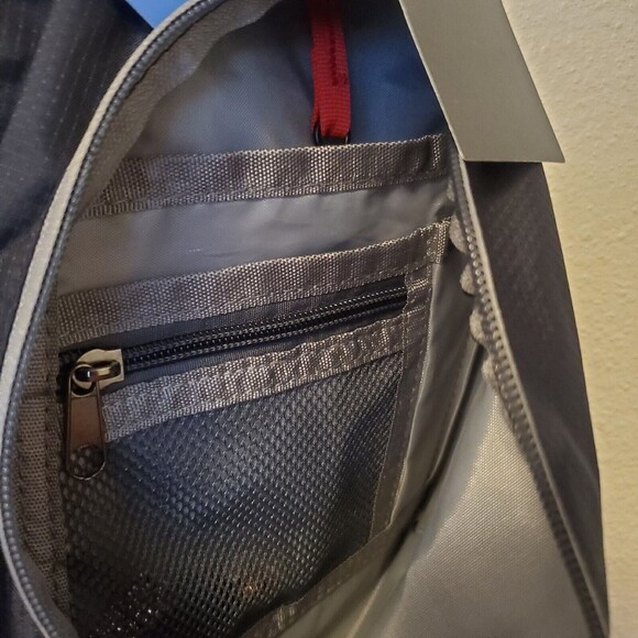 Waterfly Sling Pack - Black Gray Adjustable Strap Pockets Zippered NWT - Picture 11 of 16